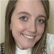 Maestra con ganas de adquirir experiencia dando clases particulares a niños de Primaria, de manera lúdica y entretenida